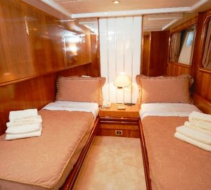 Dynasty - Twin cabin