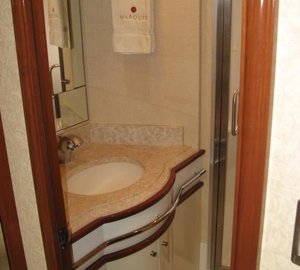 ESCAPE BY SEA - Ensuite