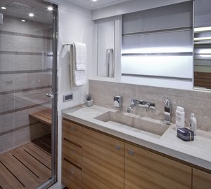 Expedition yacht Percheron - Bathroom Photo by Maurizio Paradisi