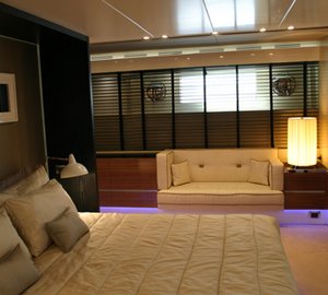 FUNKY TOWN - Master Cabin