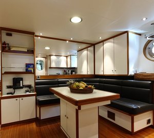 Fivea Yacht - Galley
