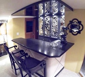 GOLDEN GIRL -  Salon Bar