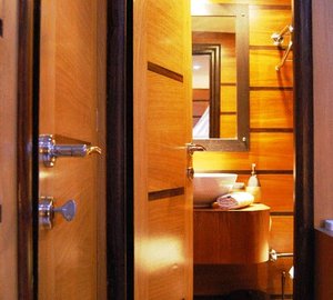 Gulet Albatros F Bathroom