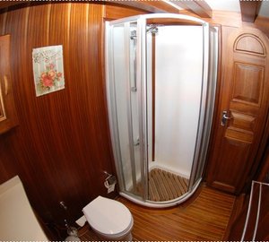 Gulet Blue Capricorn -  Shower