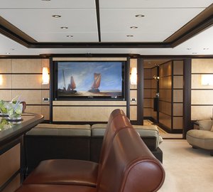 HARLE - Main Salon looking forward