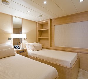 HUMMINGBIRD - Twin Cabin