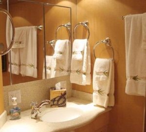 Hatteras 60 -  Master Bathroom