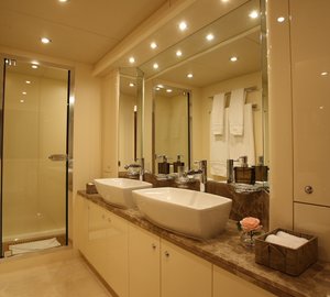 Honey Bear - The Master Ensuite