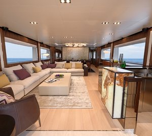 Horizon RP110 superyacht Carnival Liberty 3 - Saloon