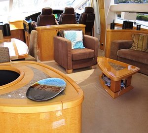 IMPULSIVE TOO -  Main Salon looking forward