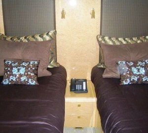 IMPULSIVE TOO -  Twin Cabin