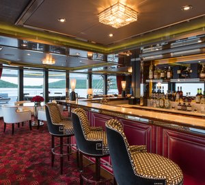 INVCITUS Yacht - Skylounge - Photo by Jeff Brown