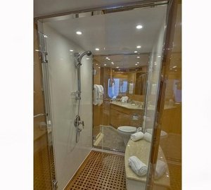 IRRESISTIBLE - Master cabin ensuite