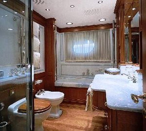IS A ROSE - The Master Ensuite