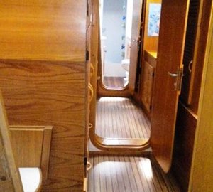 J. LE GOELAND - Companionway