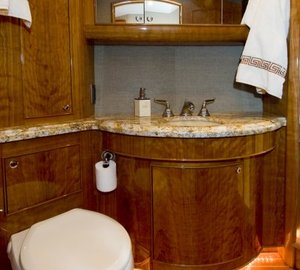 JB70 Yacht Ravaganza - Head