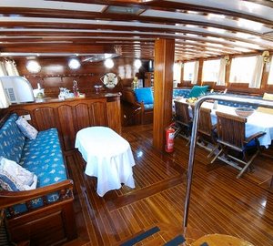 Kayhan 11  Main Salon