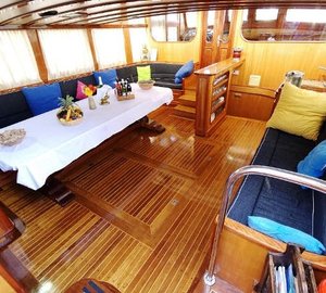 Kayhan 5 Main Saloon 2