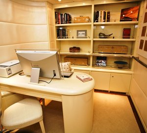 Kipany - Master Office