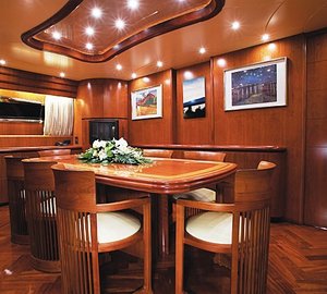 LADY KATANA - Dining