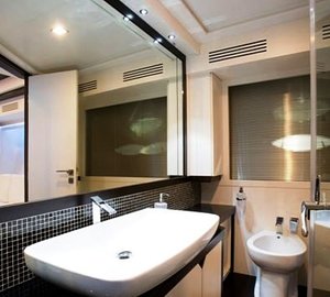 La Perla -  master head