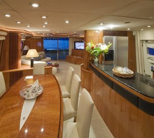 Lady Zehava - Interior dining