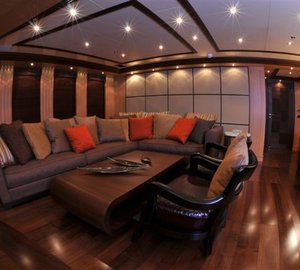 Leo Fun - Upper Lounge