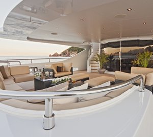 Luxury Charter Yacht MANIFIQ Aft deck