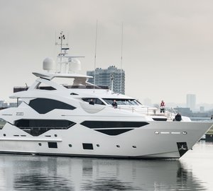 Luxury Yacht ZOZO by Sunseeker