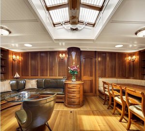 Luxury sailing yacht Endeavour - Saloon