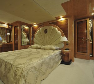Luxury yacht Amer 92 - Owners Cabin