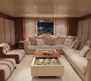 Luxury yacht Eileen - Saloon