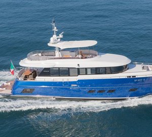 Luxury yacht Libertas - side view