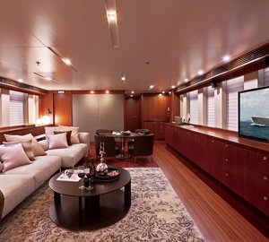 Luxury yacht Tango 5 - Interior