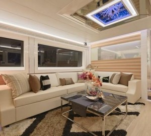 Luxury yacht V72 - Saloon