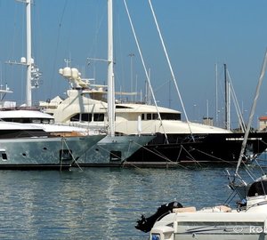 Luxury yacht WAKU - Photo by Roberto Malfatti