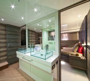 Luxury-motor-yacht-Cerri-102-hull 1 - Bathroom