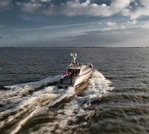 Luxury yacht AY74 running