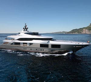 M54 Yacht - side view