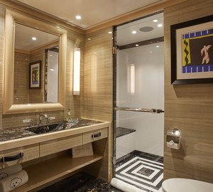 MADAME KATE - Guest Bathroom