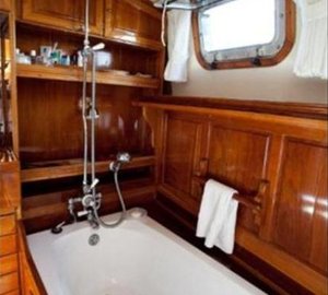 MALAIKA -   Master Bath