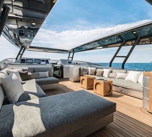 MCY 105 Yacht G - Flybridge