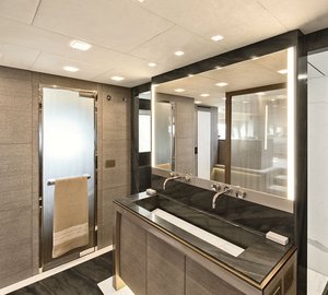 MCY 105 Yacht G - Owners cabin ensuite