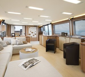 MCY 86 Yacht - Saloon