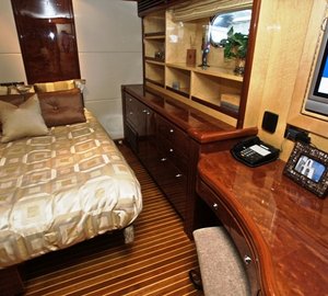 MISSY B II - Guest Cabin with Pullman