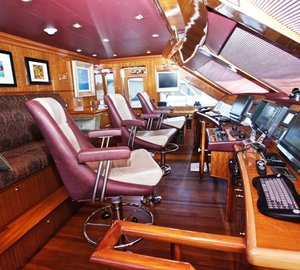 MISSY B II - Pilothouse