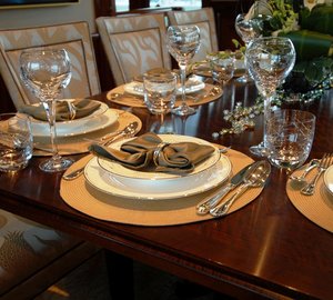 MUSTANG SALLY -  Dining detail