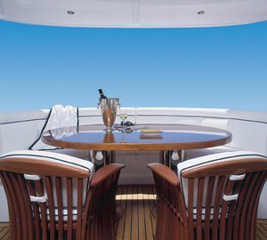 MY Cest la Vie Aft Dining