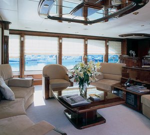 MY Cest la Vie Salon