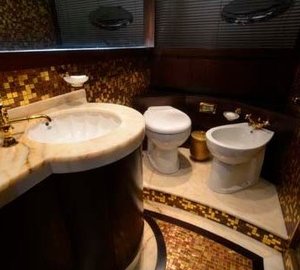 MY GINGER Pershing 115 -  Guest Ensuite